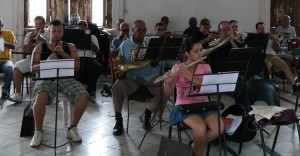 Een Cubaanse muziekschool. Les voor blaasinstrumenen