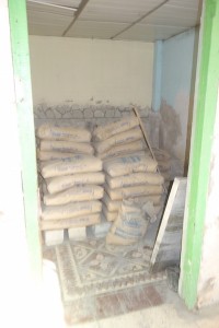 Cement opslag droog  in het oude huis