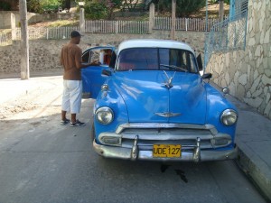 Oldtimer als Een taxi in Santiago de Cuba